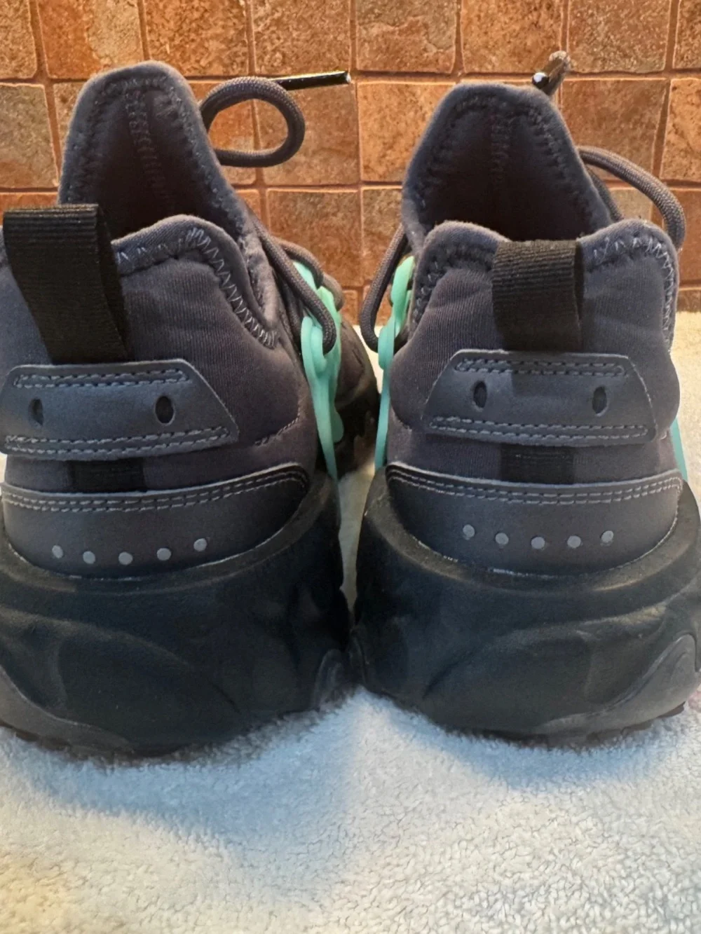 Kids Nike Presto Sneakers size 5Y